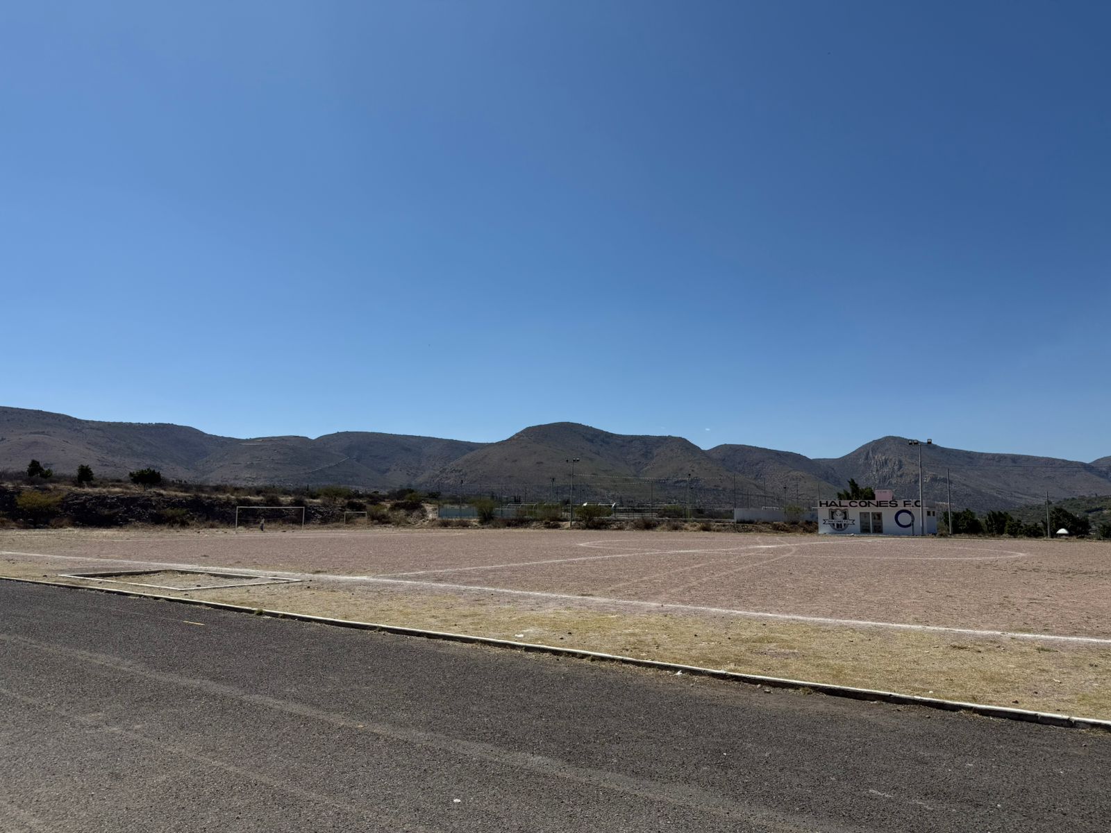 CONSTRUCCIÓN DE CANCHA DE FÚTBOL 11 EN DIEZMEROS EN TOLIMÁN