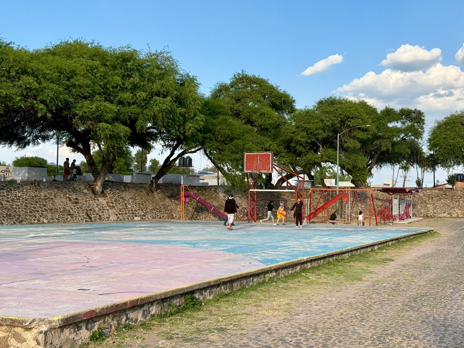 REHABILITACIÓN DE MULTICANCHA EN CENTRO DEPORTIVO MULTIDICIPLINARIO CADEREYTA EN CADEREYTA DE MONTES