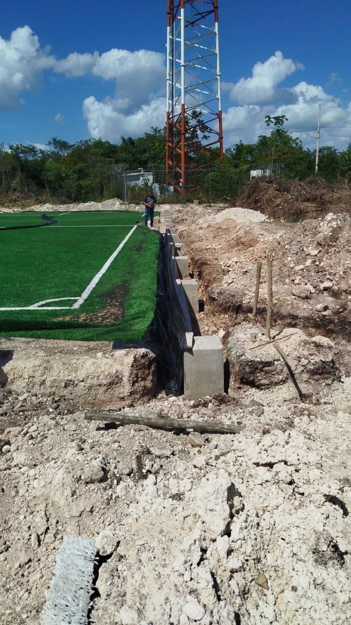 CONSTRUCCIÓN DE CANCHA DE FÚTBOL 5 EN EL CENTRO DEPORTIVO MUNICIPAL EN BACALAR
