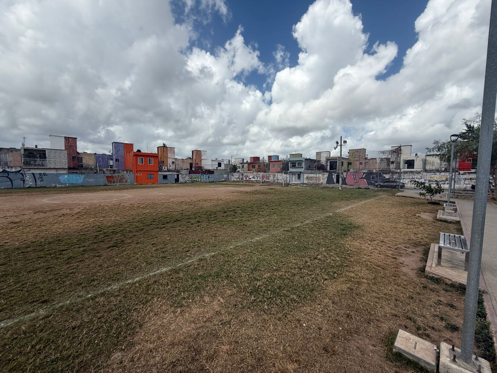 CONSTRUCCIÓN DE CANCHA DE FÚTBOL 5 EN LA CANCHA NUEVA SM 200 EN BENITO JUÁREZ