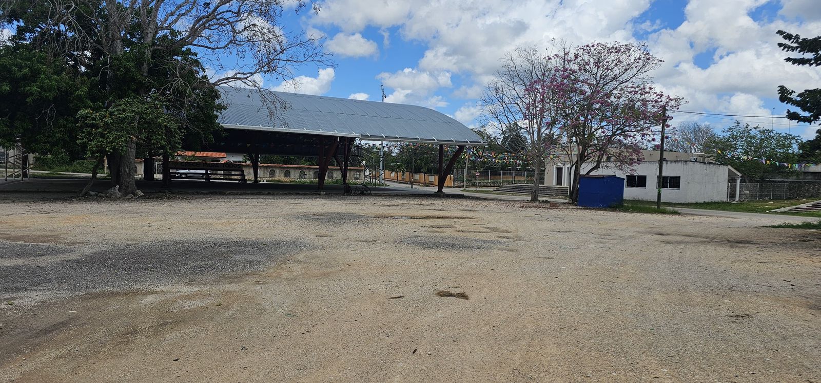 CONSTRUCCIÓN DE CANCHA DE FÚTBOL 5 EN LA CANCHA TRES REYES EN FELIPE CARRILLO PUERTO