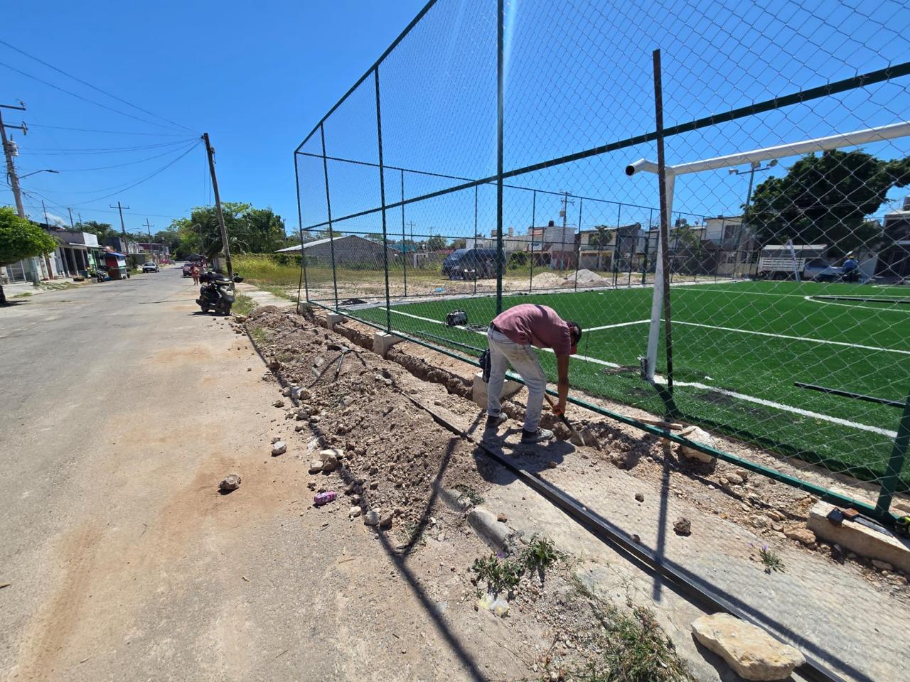 CONSTRUCCIÓN DE CANCHA DE FÚTBOL 5 EN EL FRACC PACTO OBRERO FÚTBOL 5 EN OTHÓN P. BLANCO