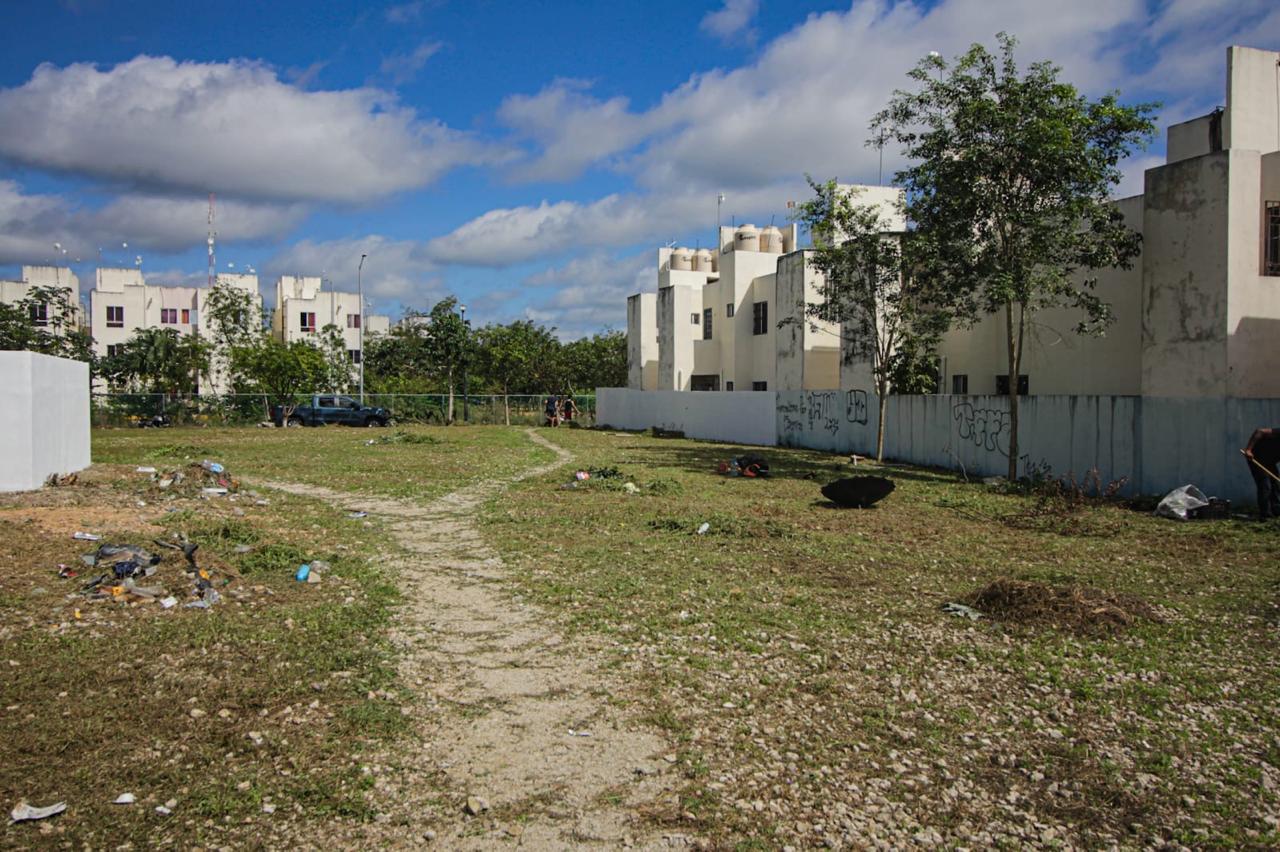 CONSTRUCCIÓN DE CANCHA DE FÚTBOL 5 EN LA CANCHA PATOS 2 EN PLAYA DEL CARMEN