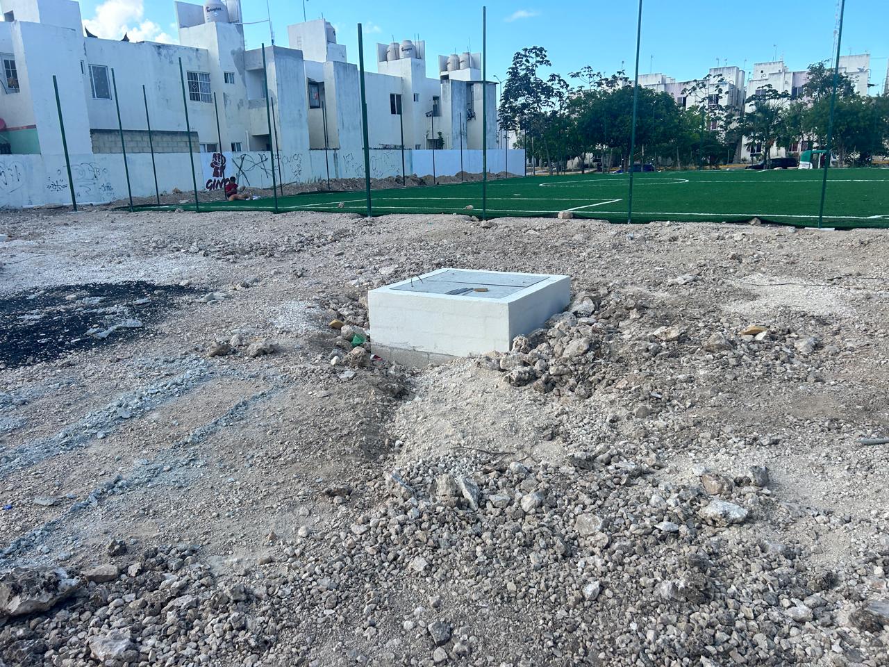 CONSTRUCCIÓN DE CANCHA DE FÚTBOL 5 EN LA CANCHA PATOS 2 EN PLAYA DEL CARMEN