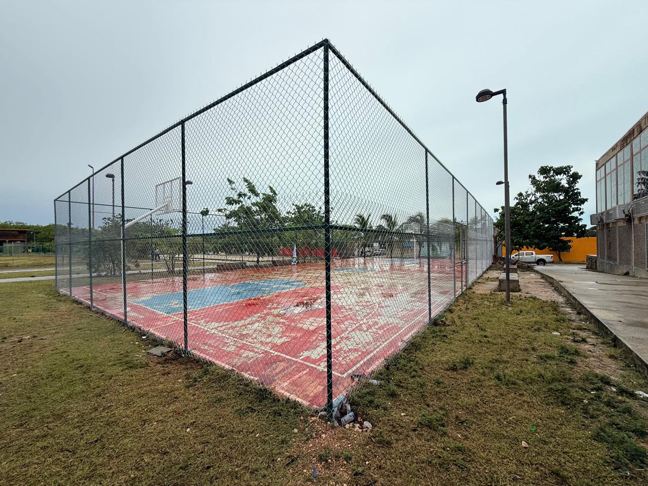 REHABILITACIÓN DE MULTICANCHA EN EL CENTRO DE DESARROLLO COMUNITARIO Y POLIDEPORTIVO EN PROTERRITORIO 2 EN OTHÓN P BLANCO