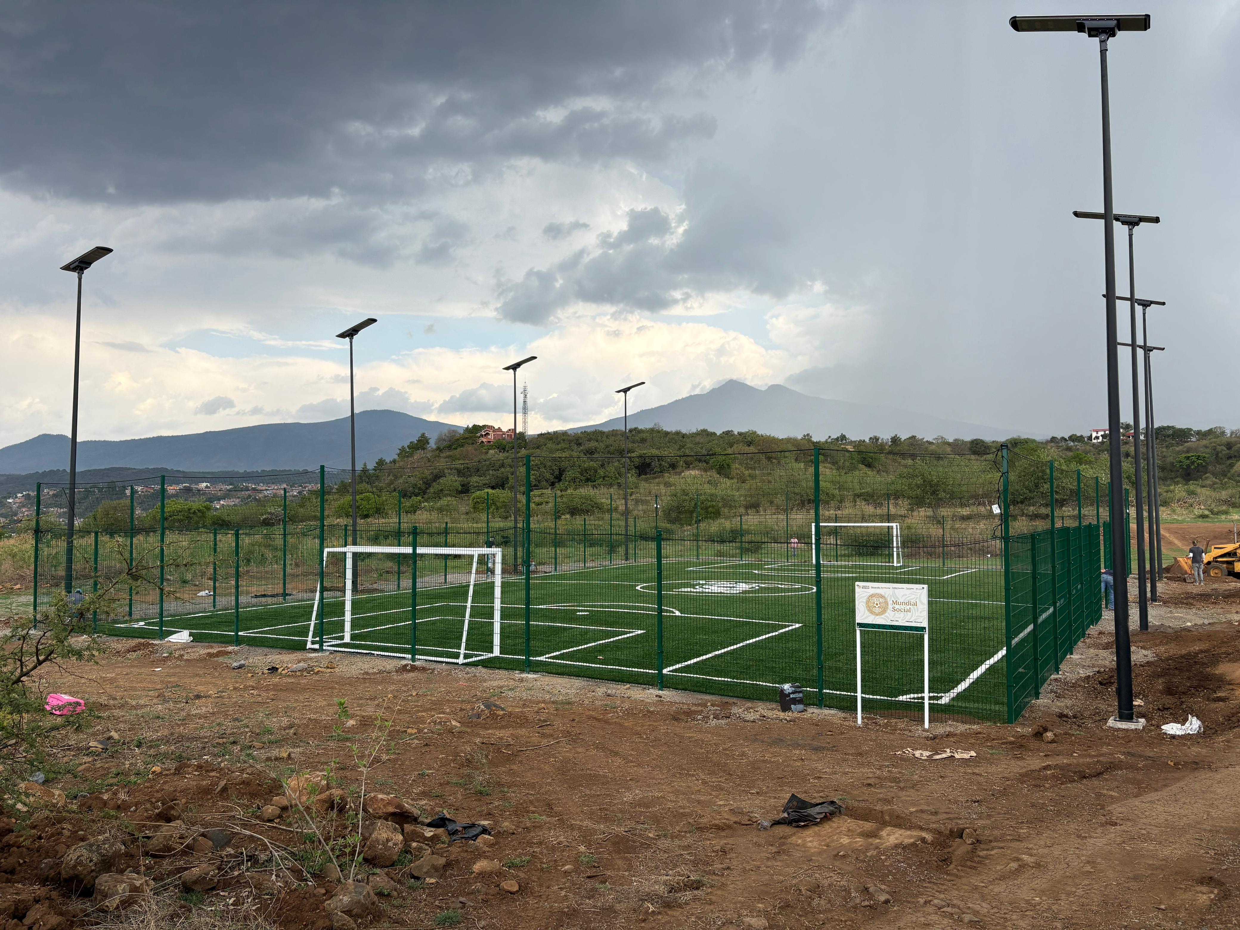 CONSTRUCCION DE CANCHA FÚTBOL 5 EN EL ZAPOTE II EN CHILCHOTA