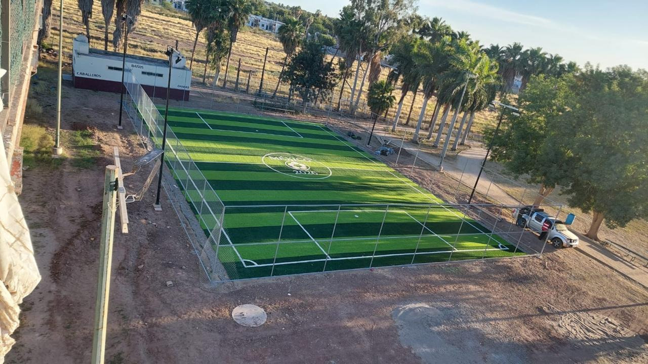 CONSTRUCCIÓN DE CANCHA FÚTBOL 5 EN UNIDAD DEPORTIVA CENTENARIO EN AHOME