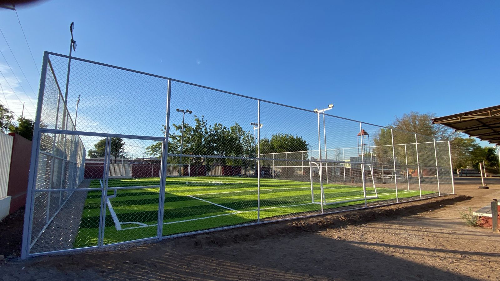 CONSTRUCCIÓN DE CANCHA FÚTBOL 5 EN 21 DE MARZO EN CULIACÁN