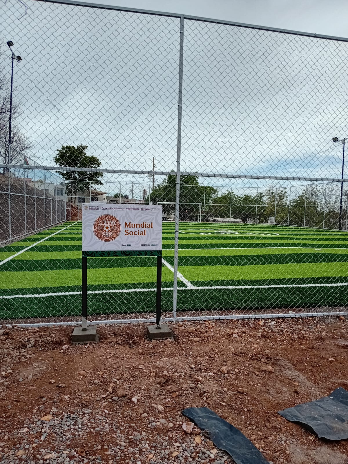CONSTRUCCIÓN DE CANCHA FÚTBOL 5 EN PARQUE LOMA DE SAN ISIDRO EN CULIACÁN
