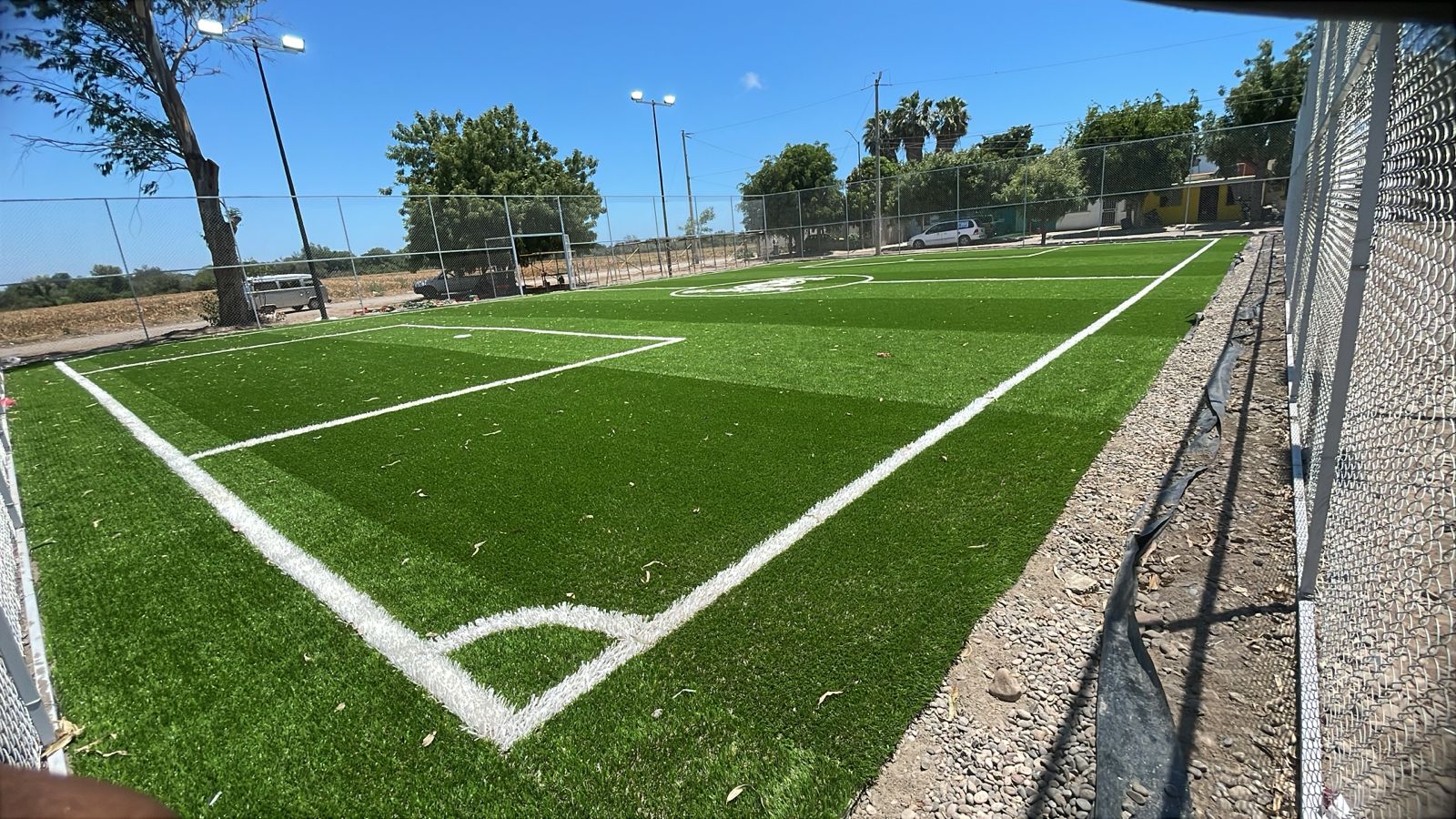 CONSTRUCCIÓN DE CANCHA FÚTBOL 5 EN FRACCIONAMIENTO VILLAS DEL SOL EN EL DORADO