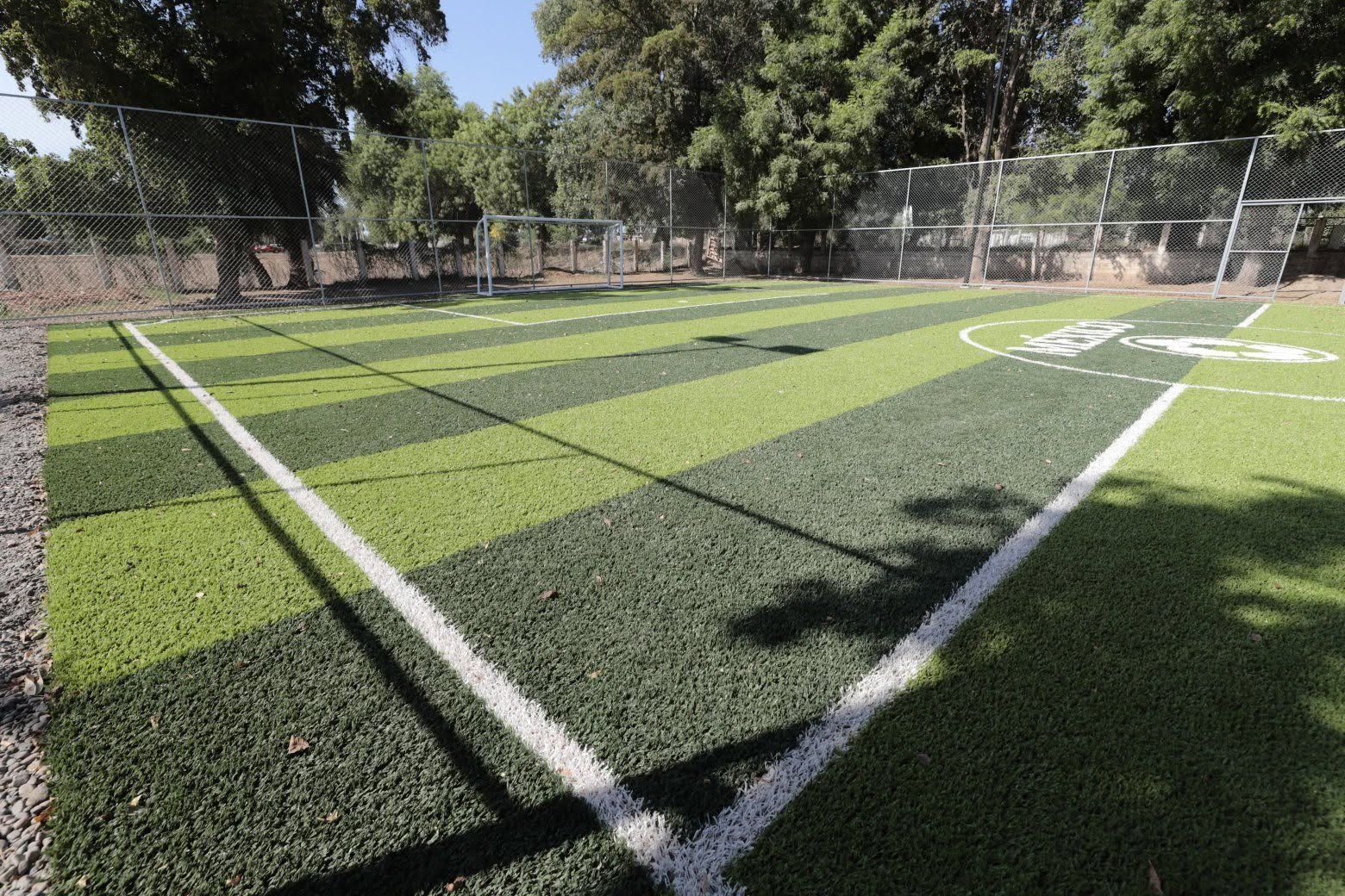 CONSTRUCCIÓN DE CANCHA FÚTBOL 5 EN EJIDO CASA BLANCA EN GUASAVE