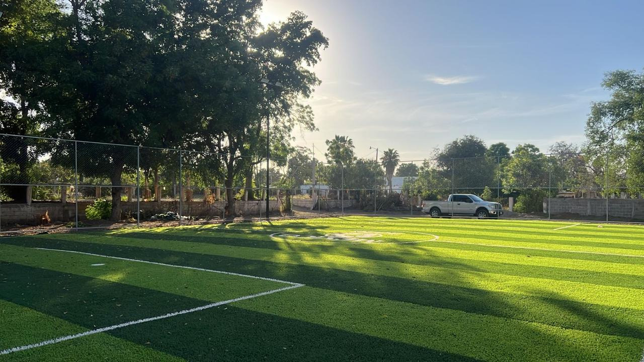 CONSTRUCCIÓN DE CANCHA FÚTBOL 5 EN EJIDO CASA BLANCA EN GUASAVE