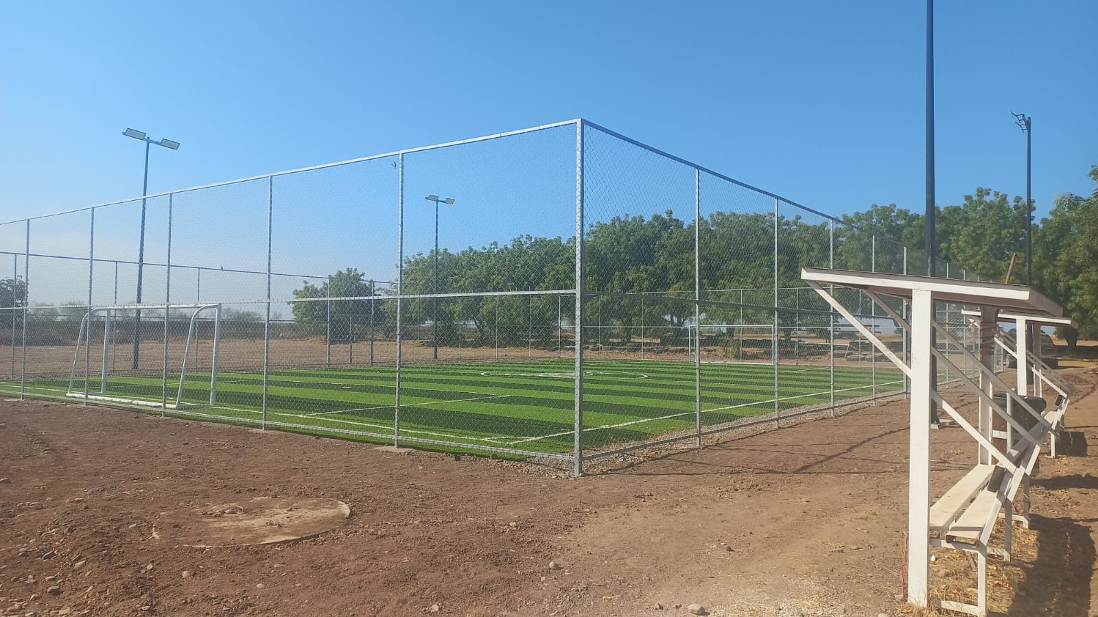 CONSTRUCCIÓN DE CANCHA FÚTBOL 5 EN UNIDAD DEPORTIVA CENTRAL EN JUAN JOSÉ RÍOS