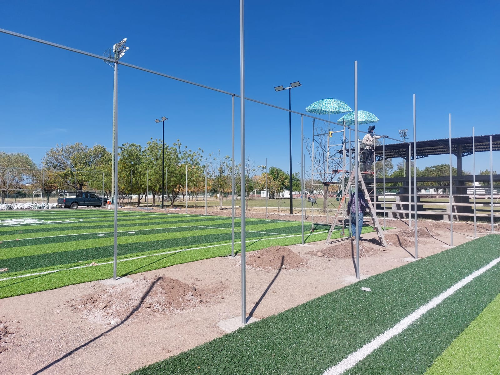 CONSTRUCCIÓN DE CANCHA FÚTBOL 5 EN LA UNIDAD DEPORTIVA MUNICIPAL EN MOCORITO 1