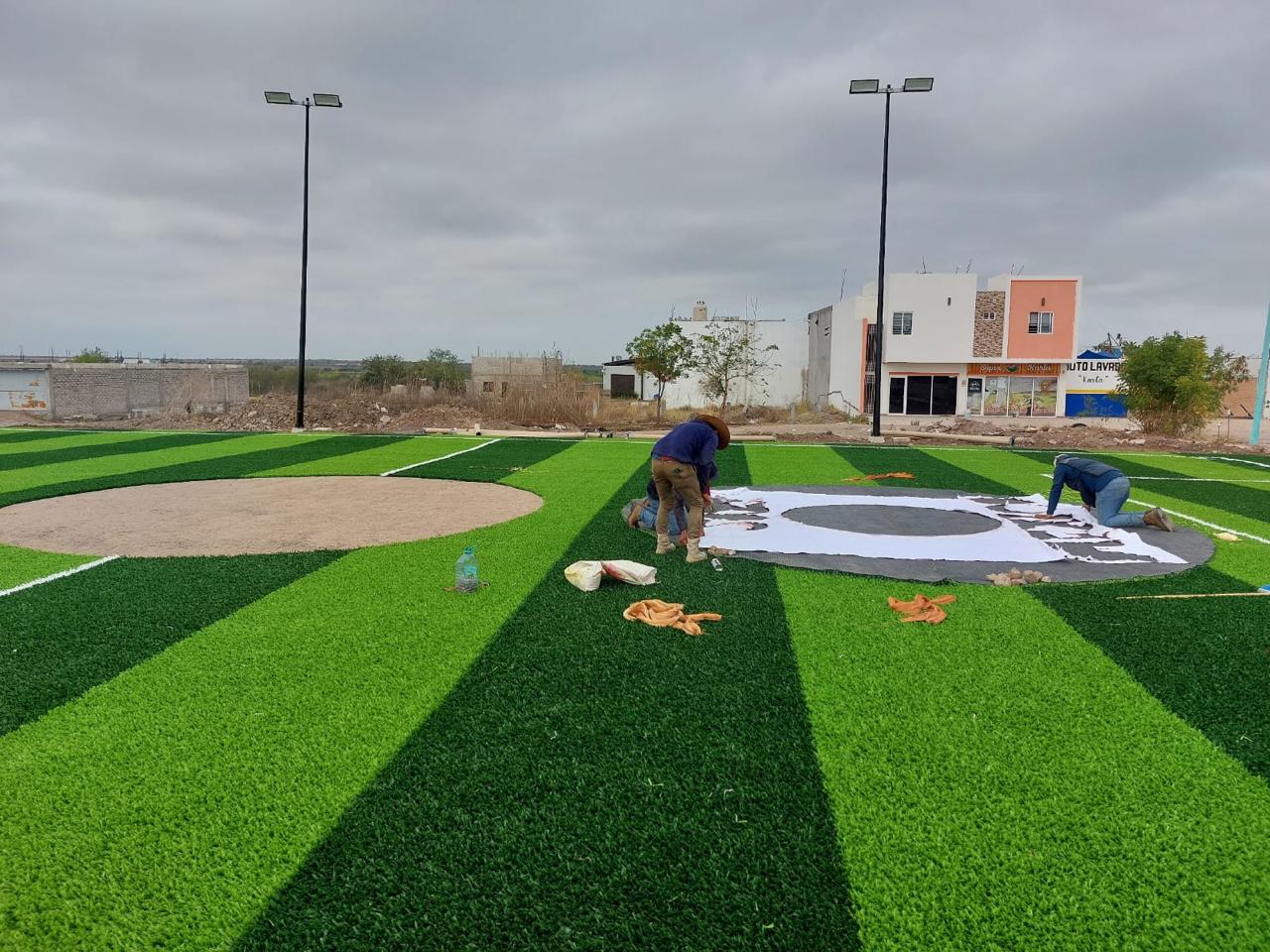 CONSTRUCCIÓN DE CANCHA FÚTBOL 5 EN UNIDAD DEPORTIVA VALLE BONITO EN SALVADOR ALVARADO
