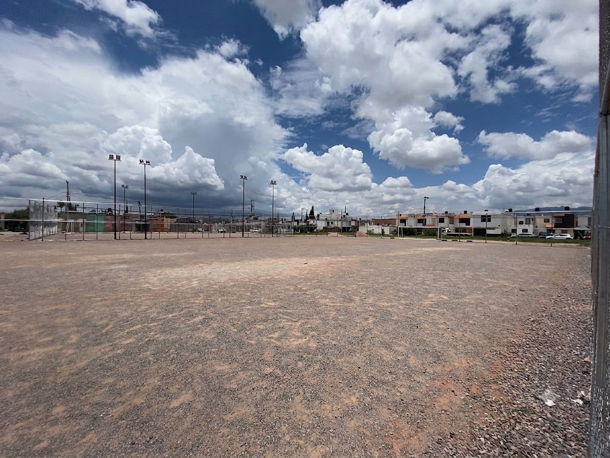 CONSTRUCCIÓN DE CANCHA DE FÚTBOL 7 EN PARQUE DE LAS MERCEDES EN VILLA DE POZOS