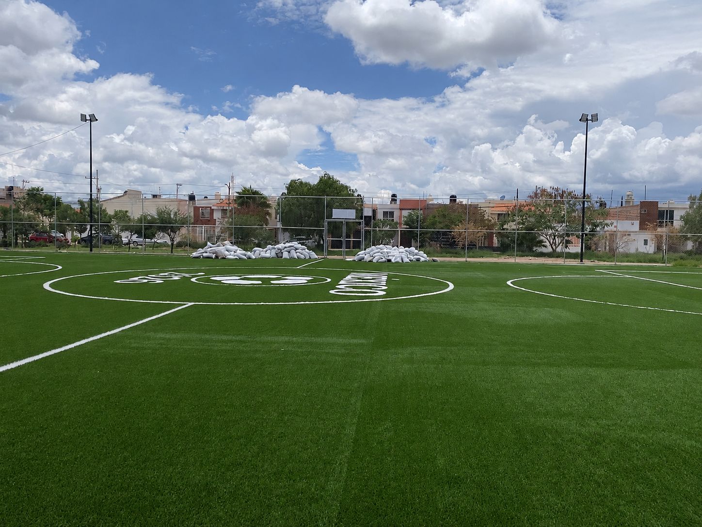CONSTRUCCIÓN DE CANCHA DE FÚTBOL 7 EN PARQUE SAN XAVIER EN VILLA DE POZOS