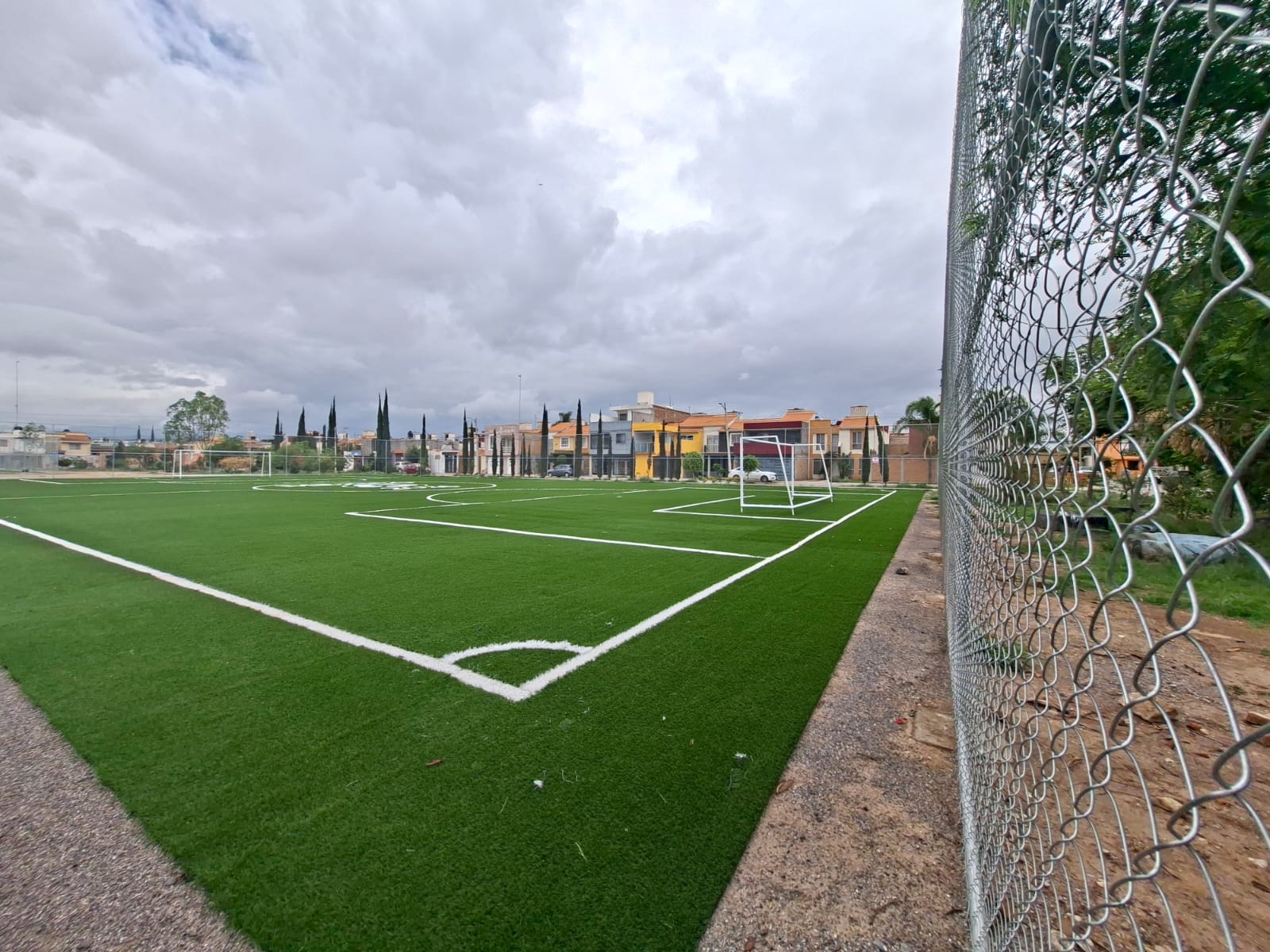 CONSTRUCCIÓN DE CANCHA DE FÚTBOL 7 EN PARQUE SAN XAVIER EN VILLA DE POZOS