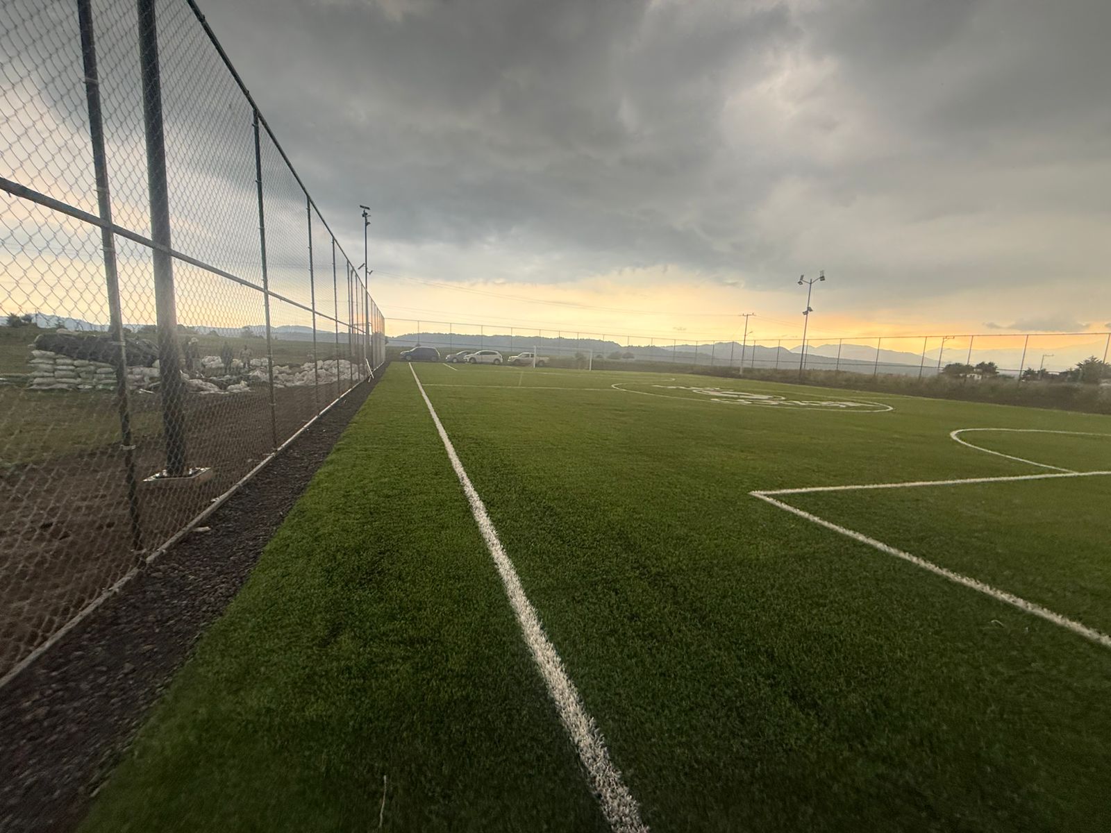CONSTRUCCIÓN DE CANCHA FÚTBOL 7 EN CAMPO CHIQUIXPAC EN CHIQUIXPAC