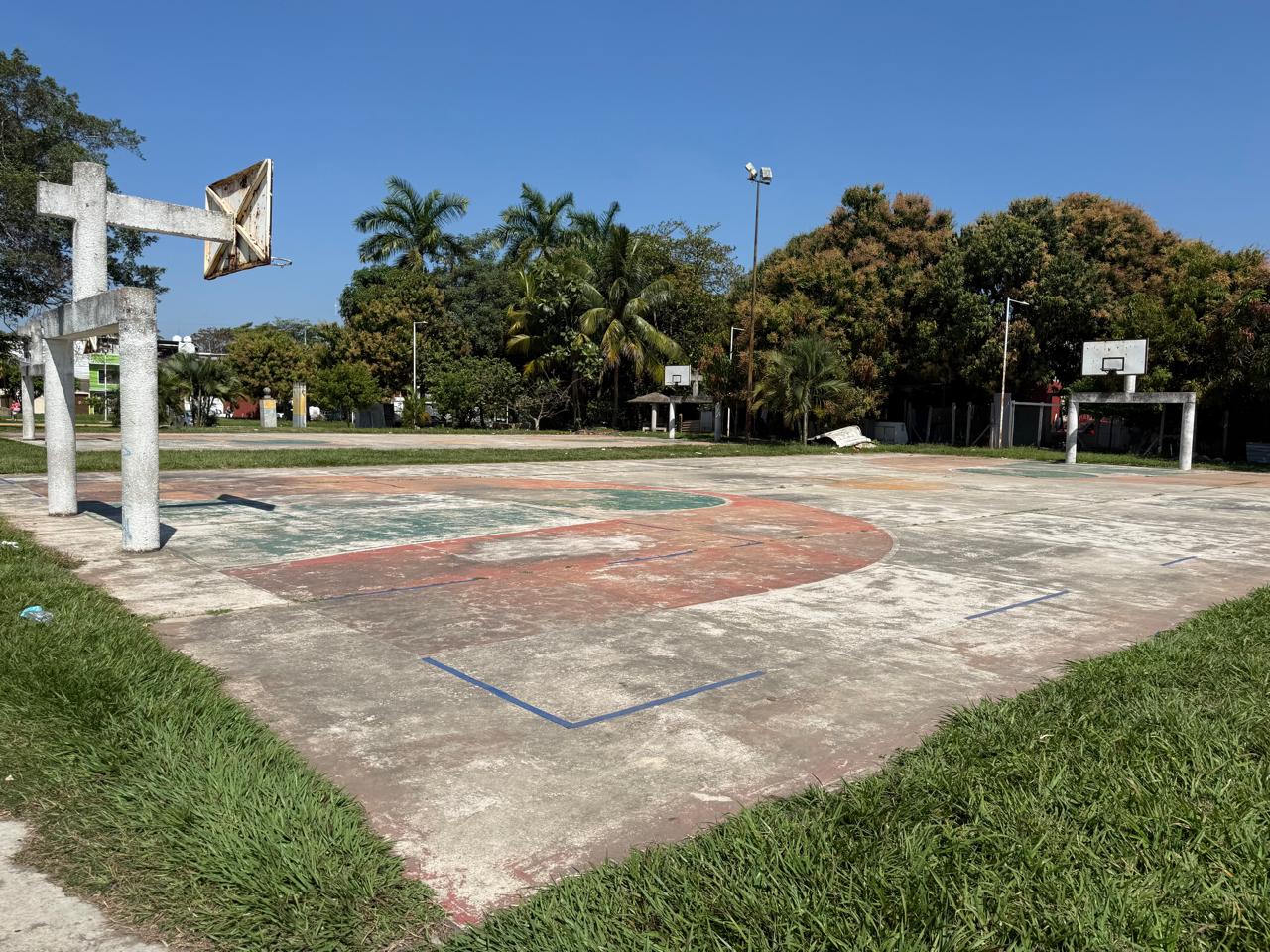 CONSTRUCCIÓN DE CANCHA DE FÚTBOL 5 EN LA UNIDAD DEPORTIVA JOSÉ CHAMACO LEYVA DE LA FUENTE EN CENTRO
