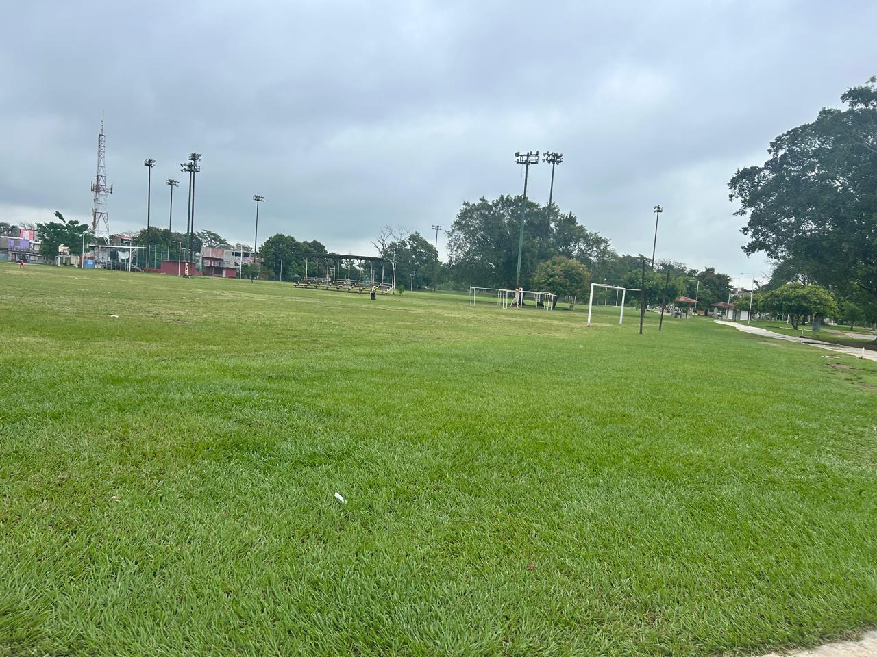 CONSTRUCCIÓN DE CANCHA DE FÚTBOL 11 EN LA UNIDAD DEPORTIVA JOSÉ CHAMACO LEYVA DE LA FUENTE EN CENTRO