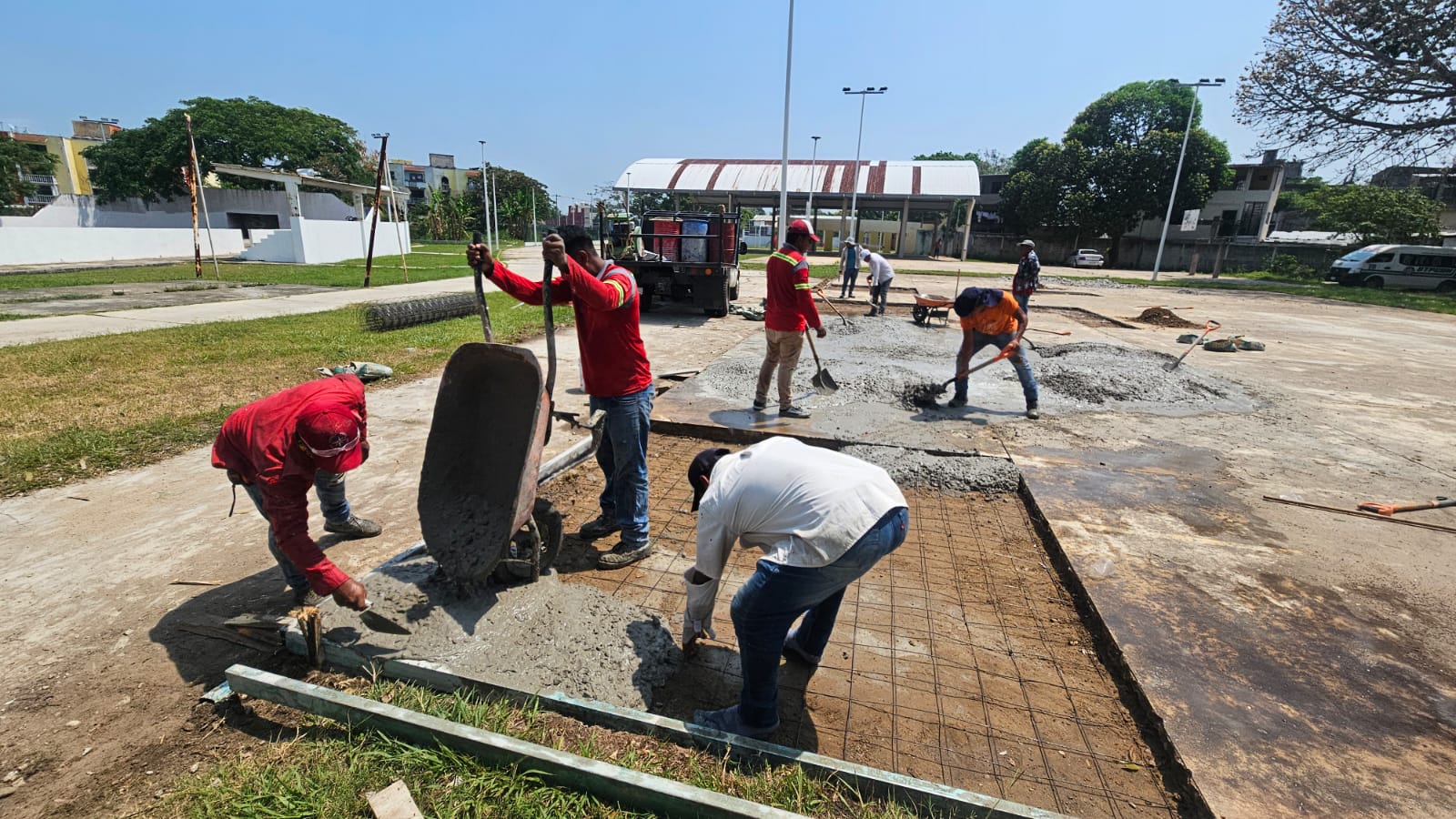 REHABILITACIÓN DE MULTICANCHA EN LA UNIDAD DEPORTIVA TIERRA COLORADA EN CENTRO