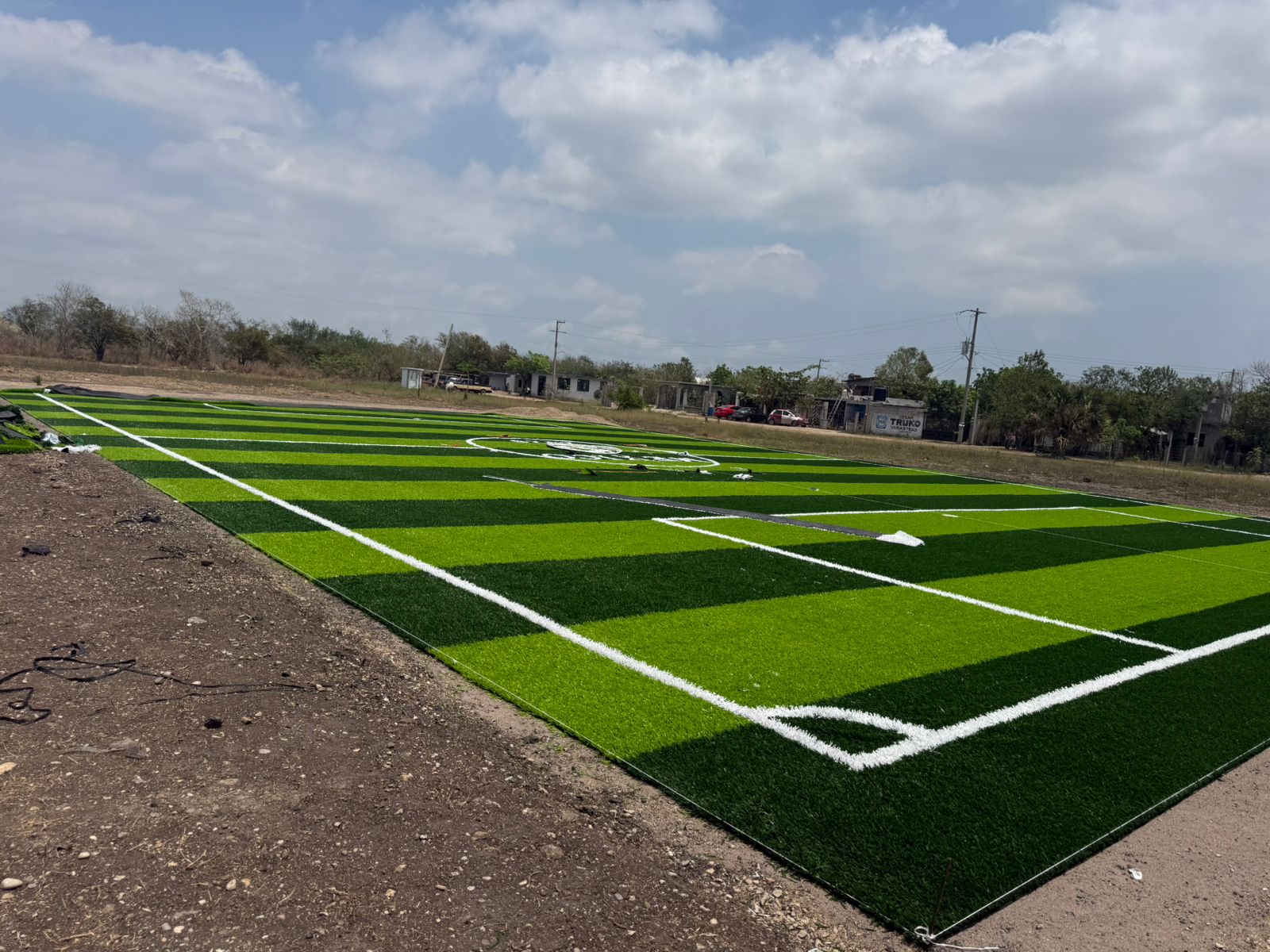 CONSTRUCCIÓN DE CANCHA DE FÚTBOL 5 EN UNIDAD DEPORTIVA 1 EN ALDAMA
