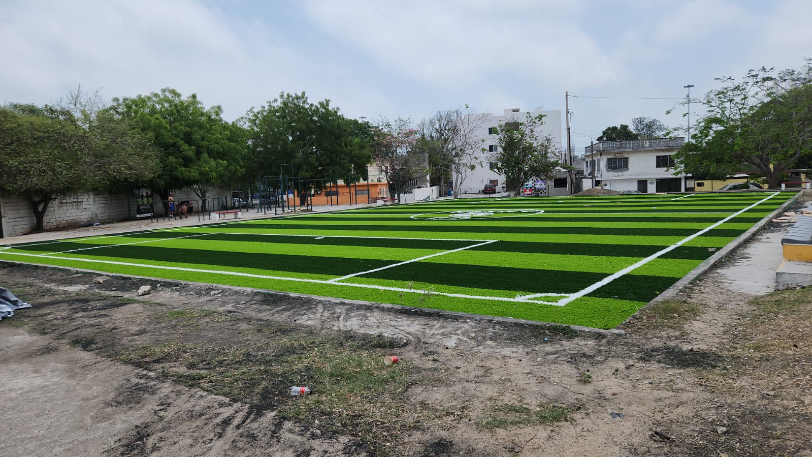 CONSTRUCCIÓN DE CANCHA DE FÚTBOL 5 LUNA LUNA EN CIUDAD MADERO