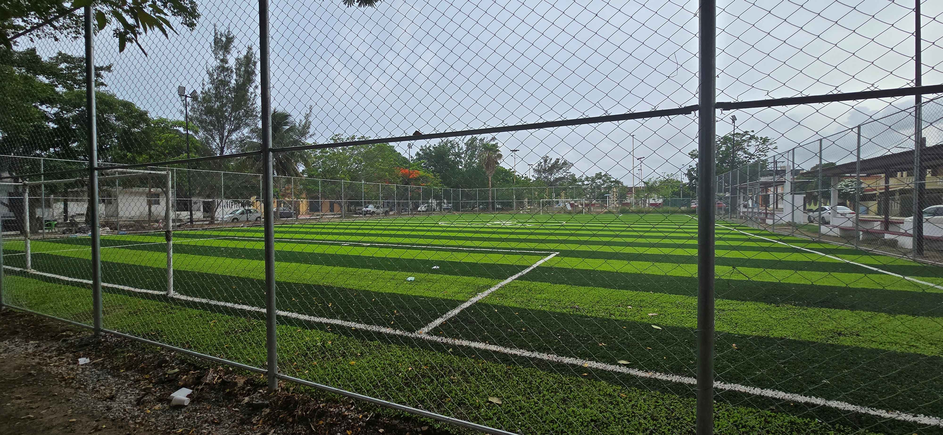 CONSTRUCCIÓN DE CANCHA DE FÚTBOL 7 EN CHACALAZO EN CIUDAD MADERO