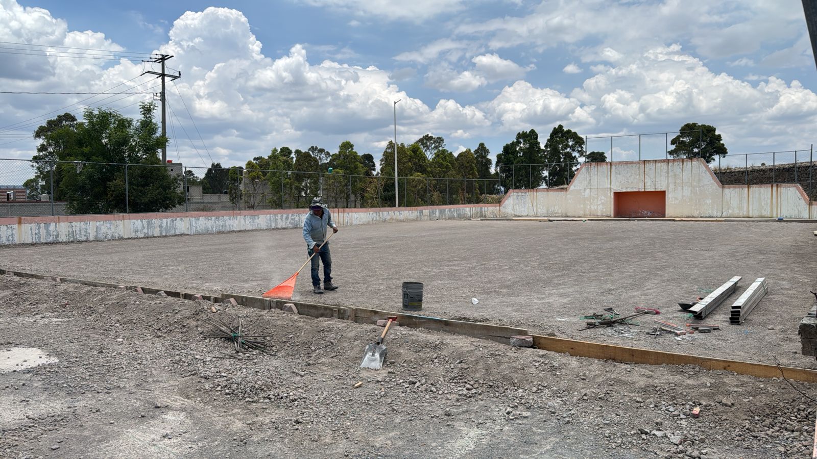 CONSTRUCCIÓN DE CANCHA DE FÚTBOL 5 EN RECINTO FERIAL EN CHIAUTEMPAN