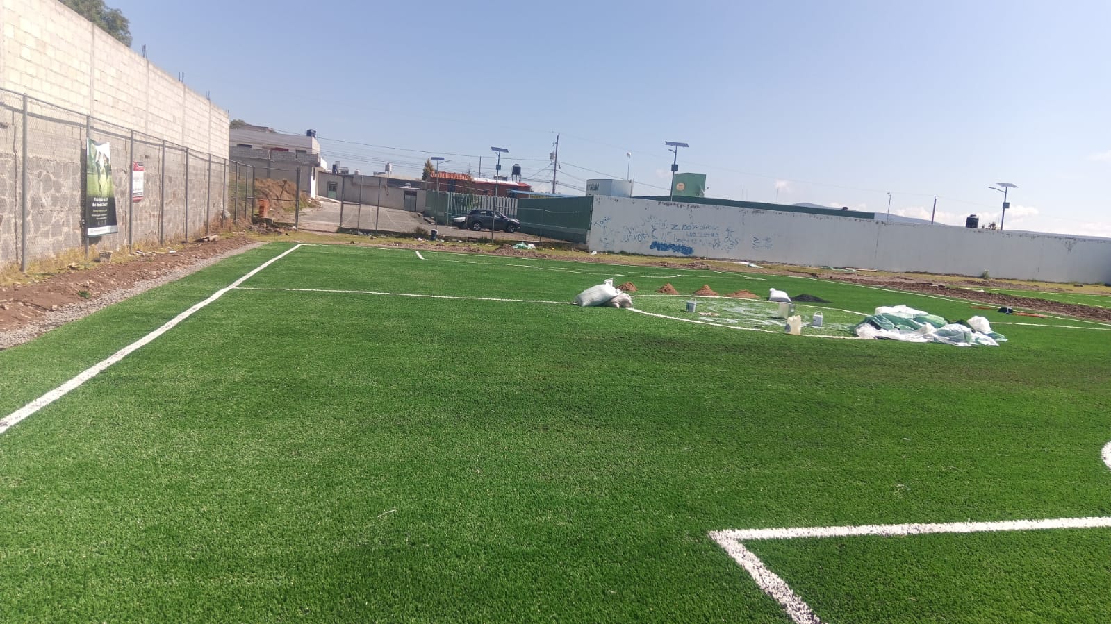 CONSTRUCCIÓN DE CANCHA DE FÚTBOL 5 EN EL CENTRO DE SALUD 1 EN SANCTORUM