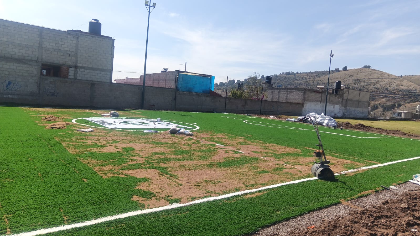 CONSTRUCCIÓN DE CANCHA DE FÚTBOL 5 EN EL CENTRO DE SALUD 2 EN SANCTORUM 