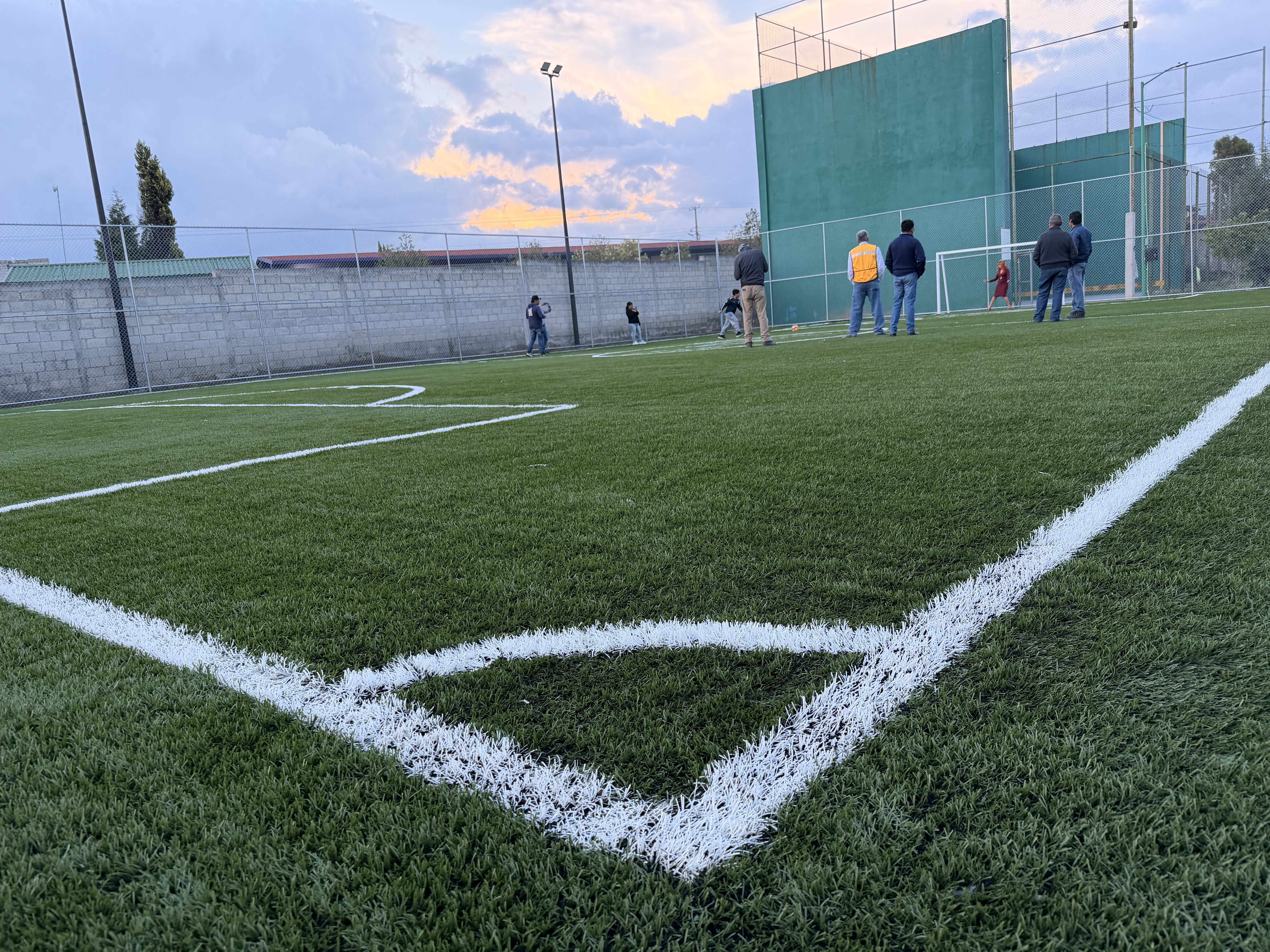 CONSTRUCCIÓN DE CANCHA DE FÚTBOL 5 EN CAMPO DEPORTIVO DEL BARRIO DE ESTOCAPA 
