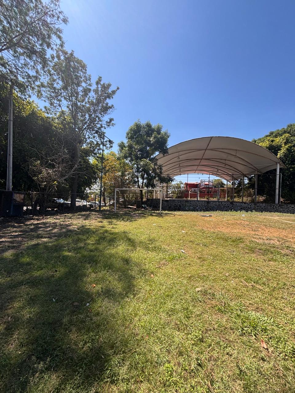 CONSTRUCCIÓN DE CANCHA FÚTBOL 5 EN UNIDAD DEPORTIVA COFRADÍA DE SUCHITLÁN EN COMALA