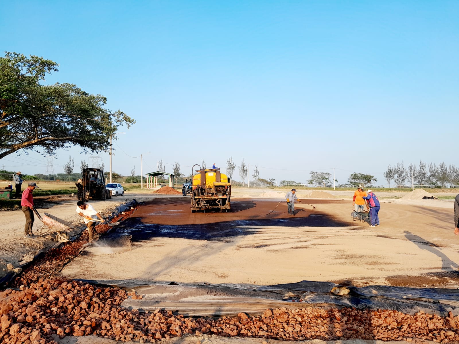 CONSTRUCCIÓN DE CANCHA DE FÚTBOL 5 EN DEPORTIVO LA HIGUERA EN ALTO LUCERO