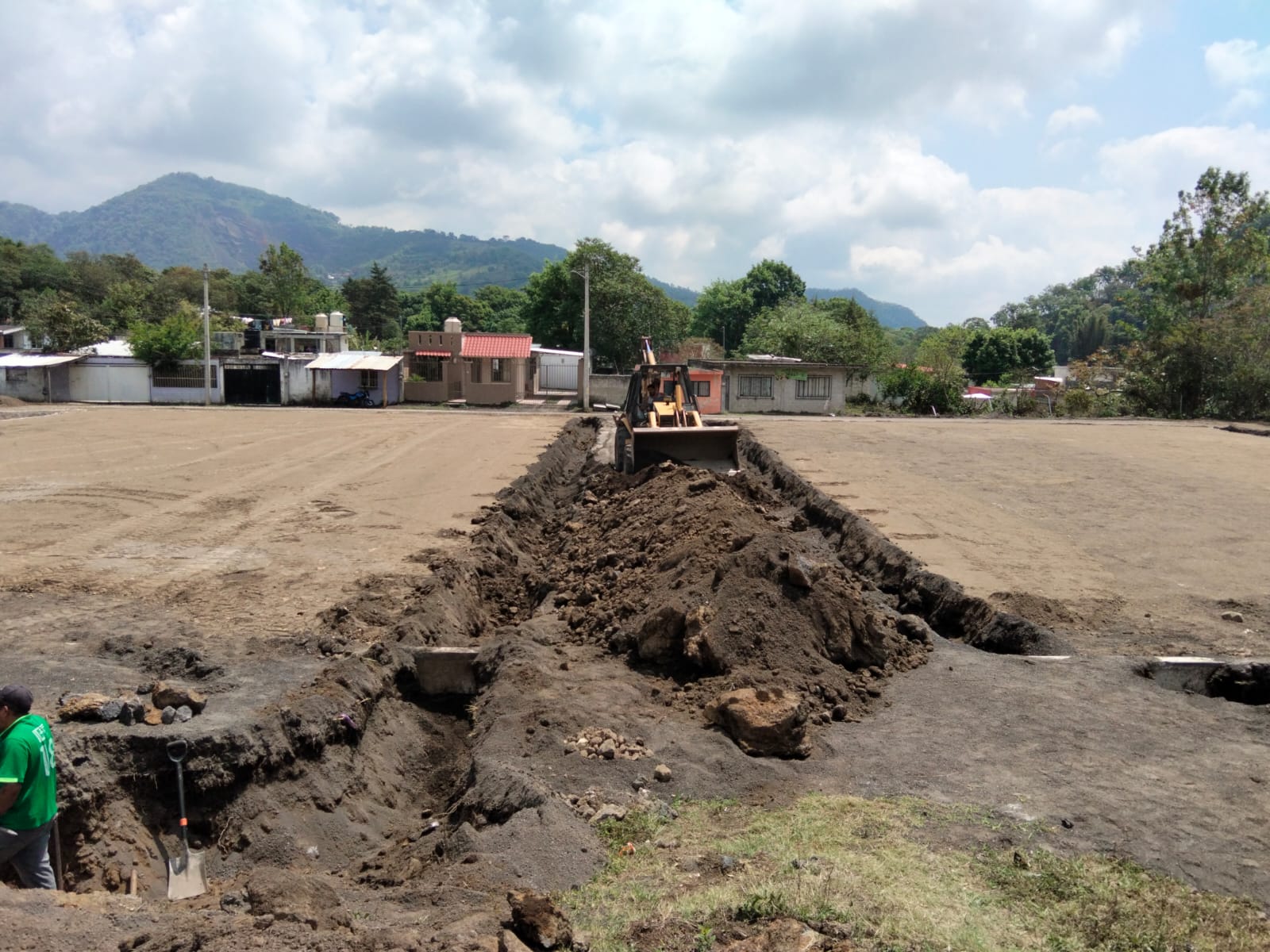 CONSTRUCCIÓN DE CANCHA DE FÚTBOL 5 EN CAMPO DEPORTIVO LA AURORA 2 