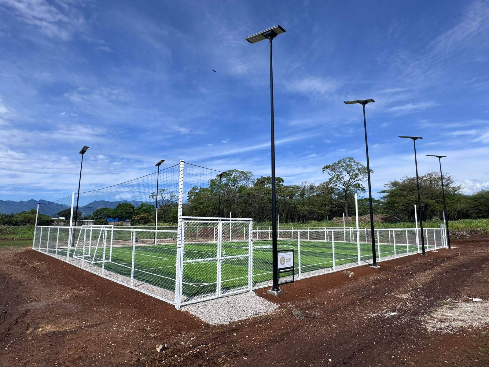 CONSTRUCCIÓN DE CANCHA DE FÚTBOL 5 EN CAMPOS SALOMÉ BAROJAS ROMERO 1 EN CÓRDOBA