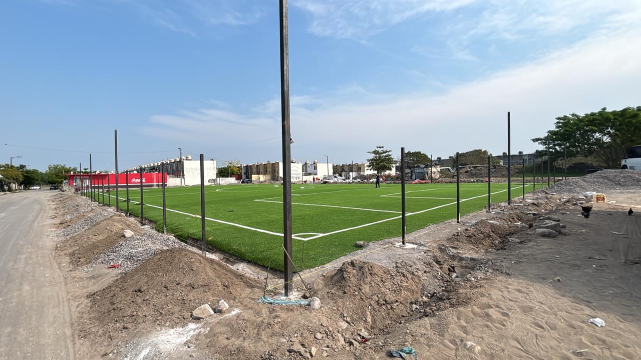 CONSTRUCCIÓN DE CANCHA DE FÚTBOL 7 EN CAMPO DEPORTIVO LOMAS DEL RÍO MEDIO IV 
