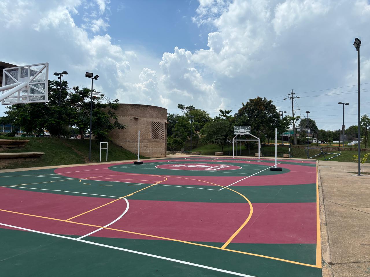 REHABILITACIÓN DE MULTICANCHA EN UNIDAD DEPORTIVA Y CONSTRUCCIÓN DE CENTRO DE DESARROLLO COMUNITARIO (CDC) EN LA COL.NUEVA ESPERANZA (MULTICANCHA 1) 