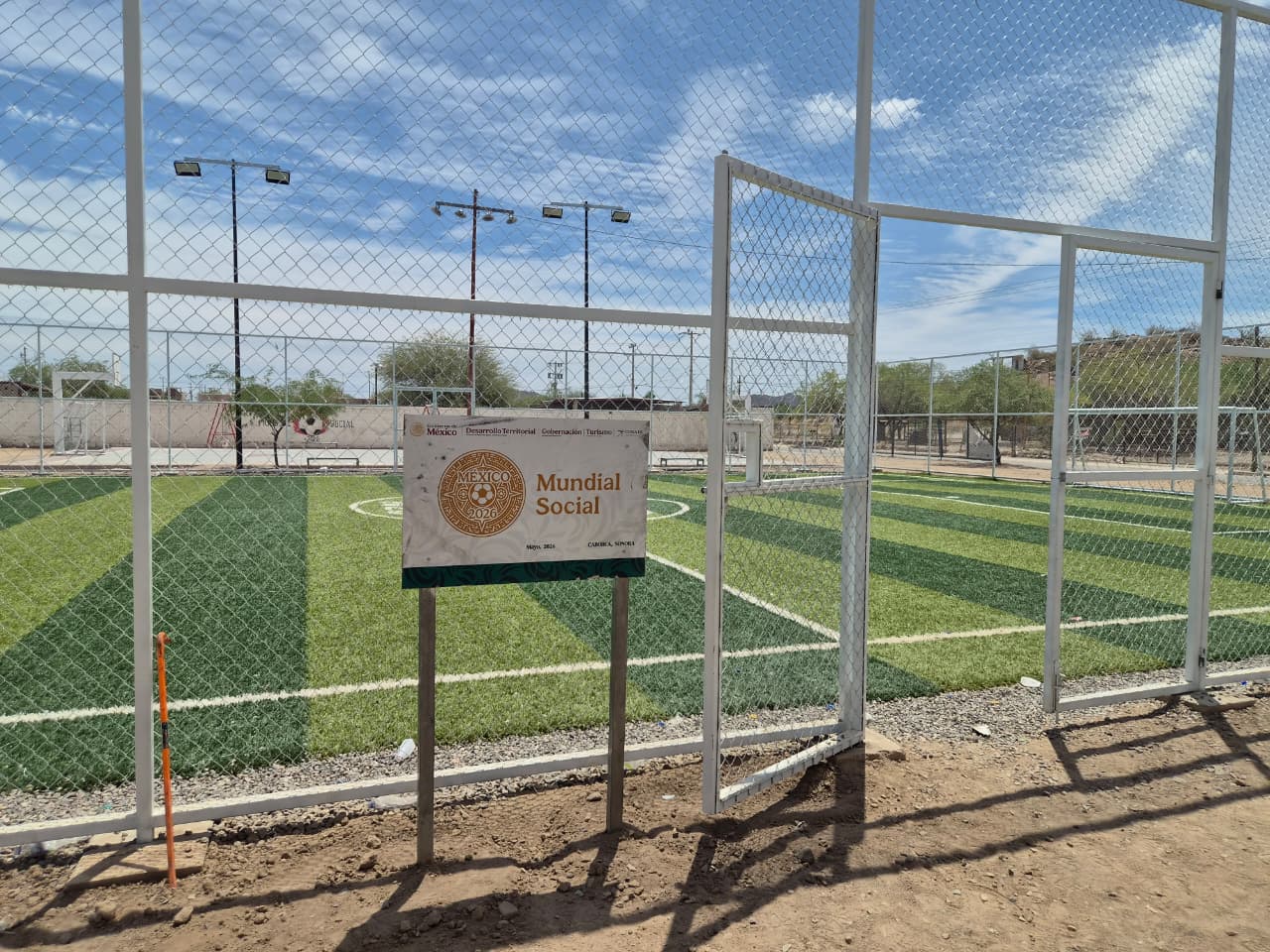 CONSTRUCCIÓN DE CANCHA FÚTBOL 5 EN PARQUE TIERRA BLANCA EN CABORCA