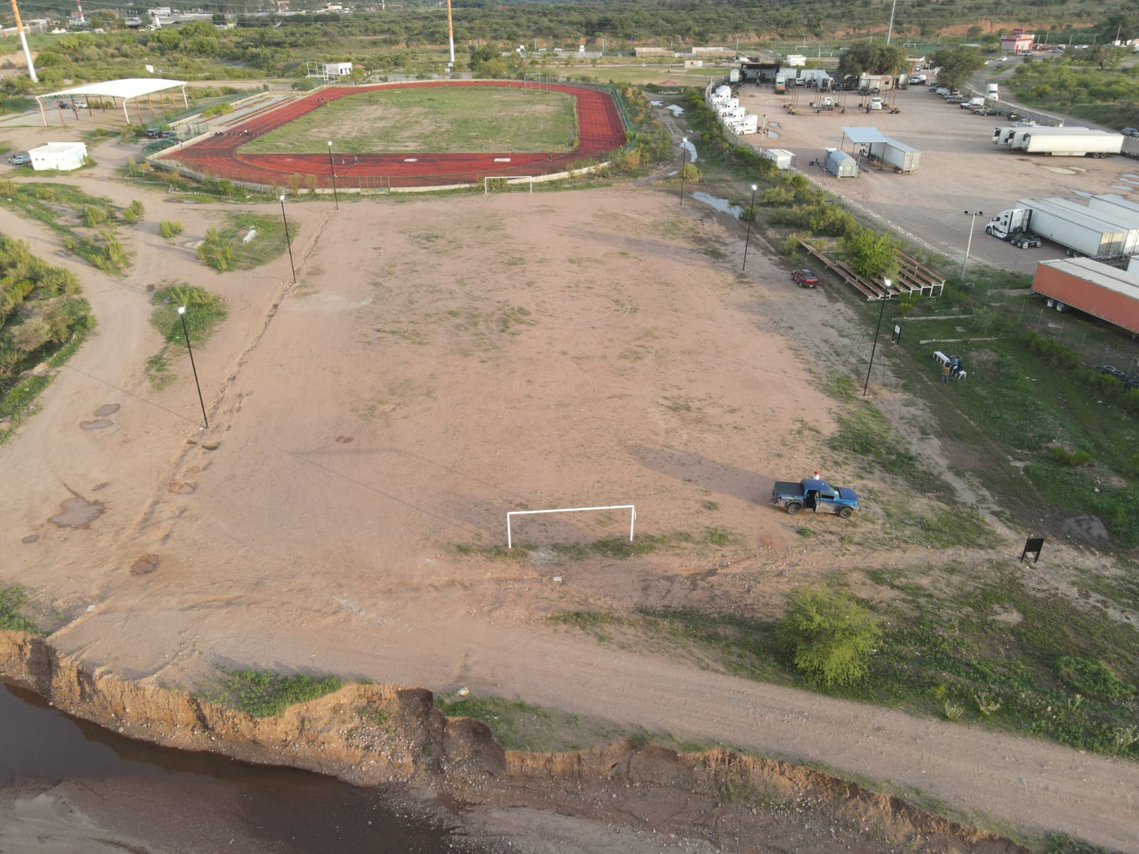 REHABILITACIÓN DE CANCHA FÚTBOL 11 EN LA MEZA EN NOGALES