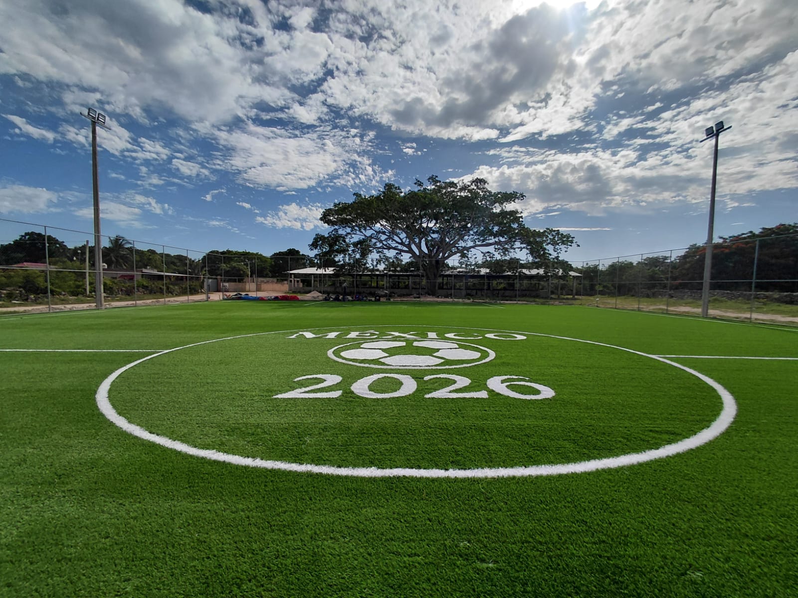 CONSTRUCCIÓN DE CANCHA DE FÚTBOL 5 EN BUCTZOTZ
