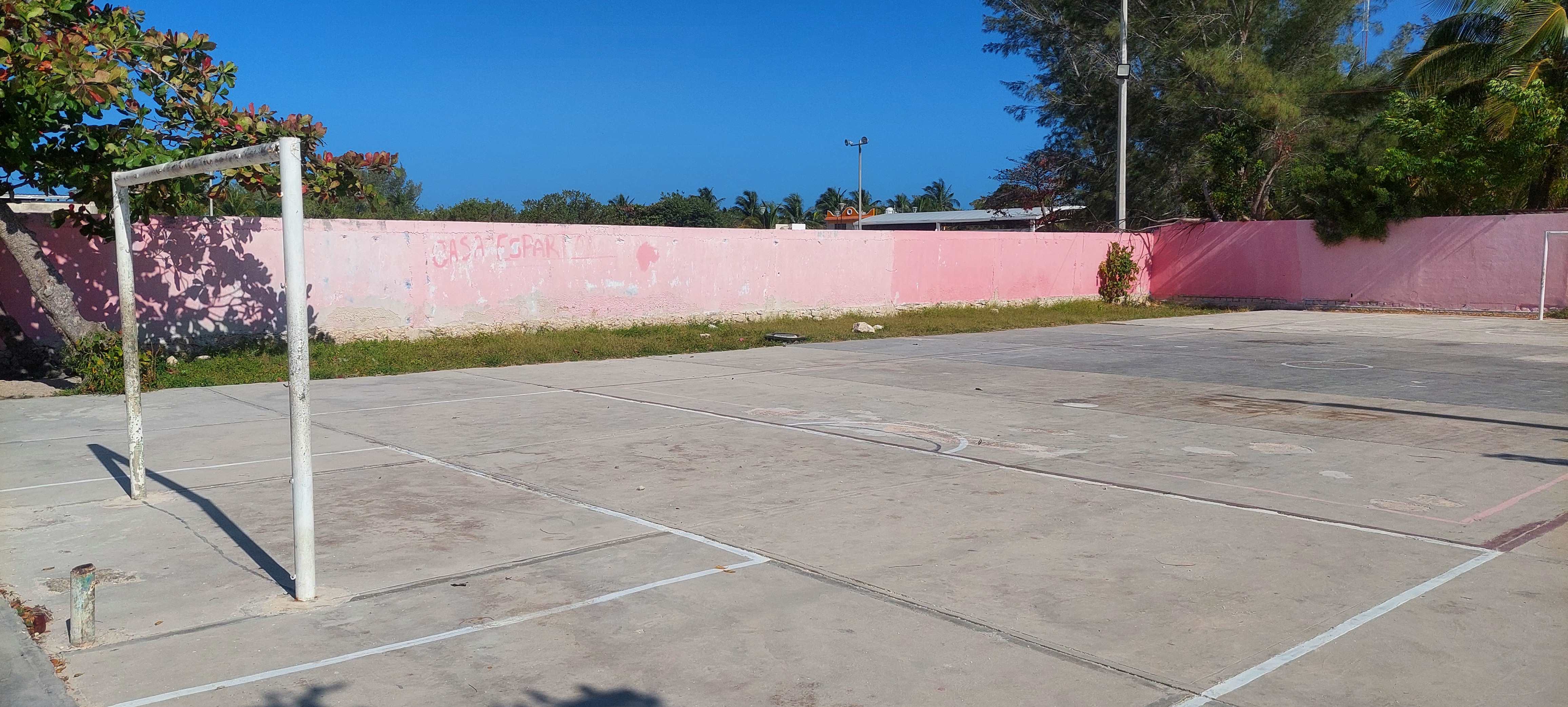 CONSTRUCCIÓN DE CANCHA DE FÚTBOL 5 EN LA CANCHA DEL PARQUE DE LA COLONIA BENITO JUÁREZ EN CELESTÚN