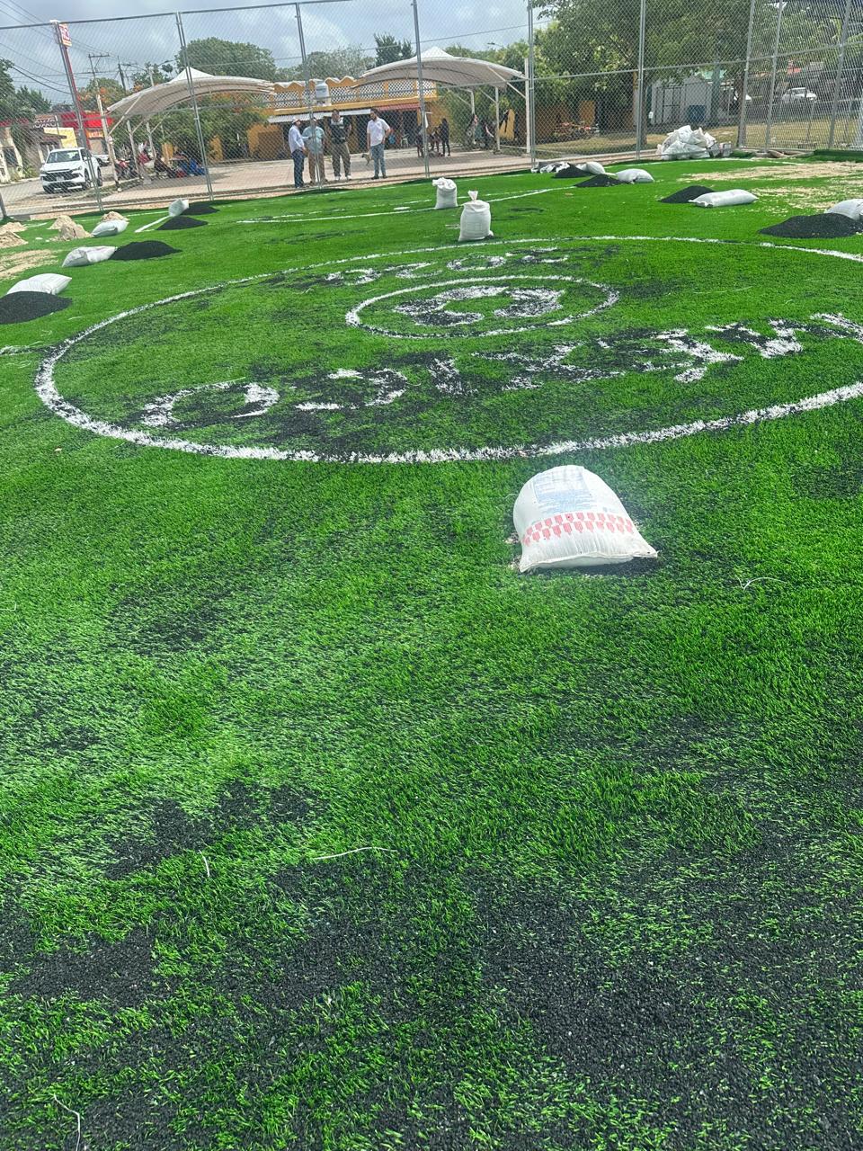 CONSTRUCCIÓN DE CANCHA DE FÚTBOL 5 EN EL CAMPO FÚTBOL CHICXULUB PUEBLO