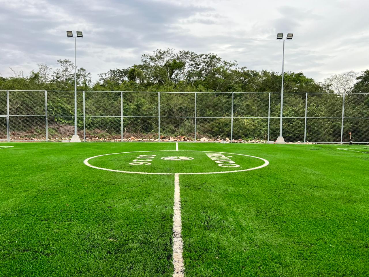 CONSTRUCCIÓN DE CANCHA DE FÚTBOL 5 EN KIMBILA IZAMAL