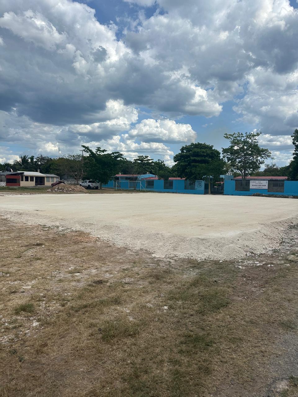 CONSTRUCCIÓN DE CANCHA DE FÚTBOL 5 EN KIMBILA IZAMAL