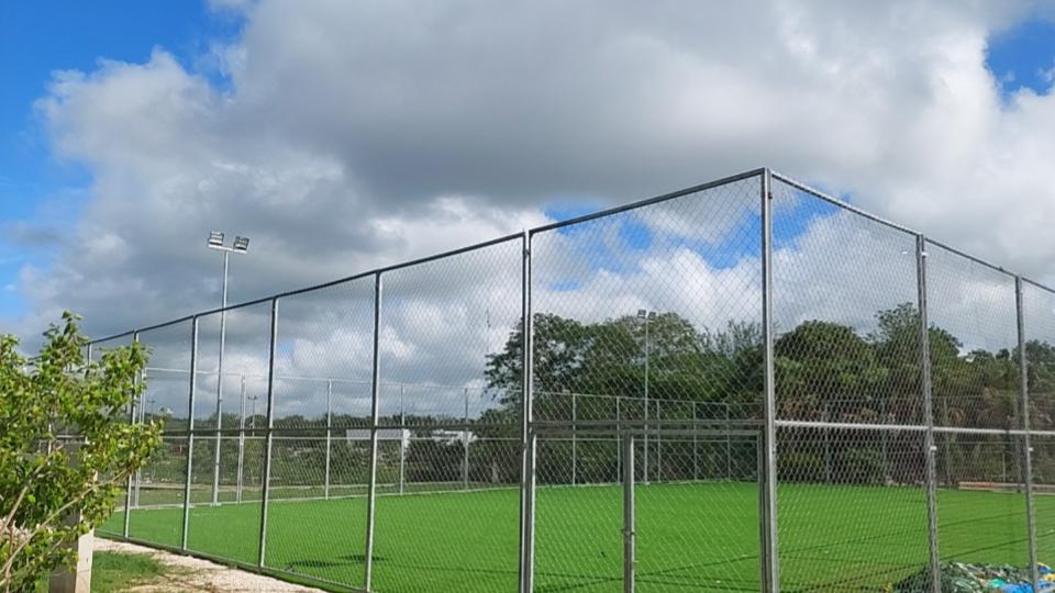 CONSTRUCCIÓN DE CANCHA DE FÚTBOL 5 EN LA UNIDAD DEPORTIVA MAXCANÚ