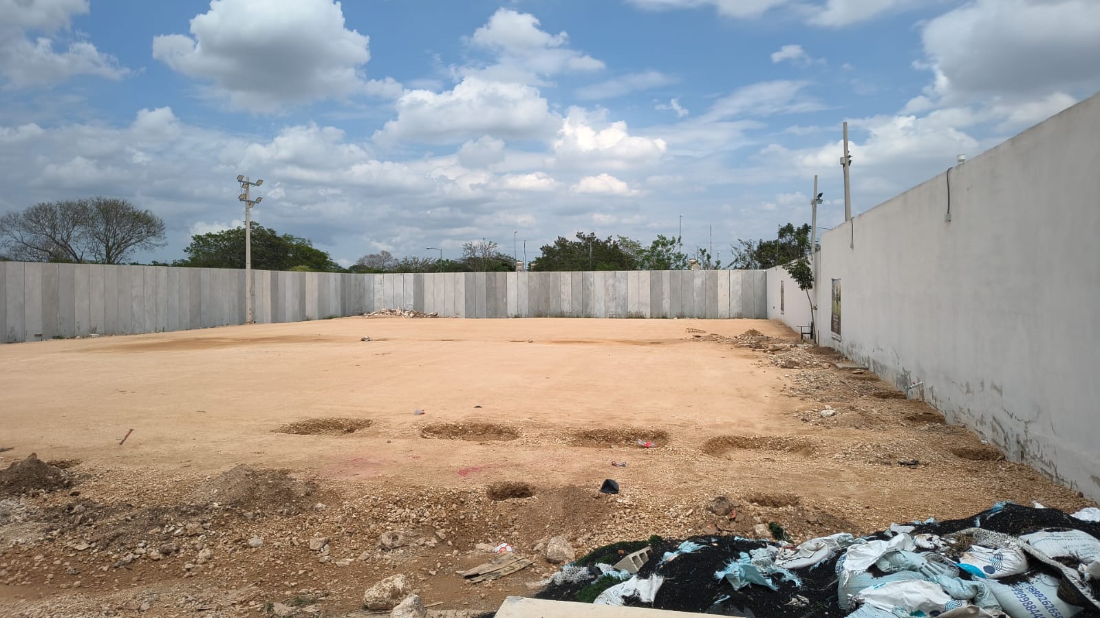 CONSTRUCCIÓN DE CANCHA DE FÚTBOL 5 EN LA CASA OTOCH CANCHA 1 DE FÚTBOL 5 EN MÉRIDA