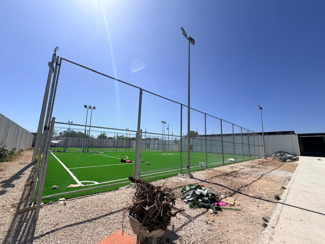 CONSTRUCCIÓN DE CANCHA DE FÚTBOL 5 EN LA CASA OTOCH CANCHA 1 DE FÚTBOL 5 EN MÉRIDA