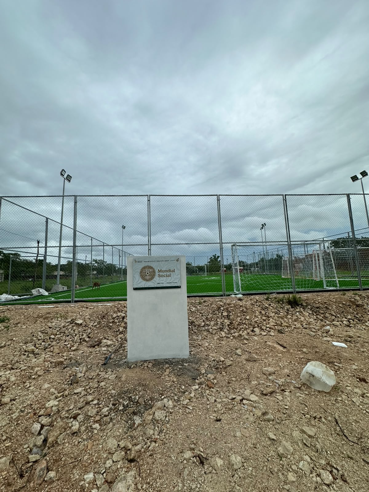 CONSTRUCCIÓN DE CANCHA DE FÚTBOL 5 EN LA UNIDAD DEPORTIVA TEMOZÓN CANCHA 2 DE FÚTBOL 5 EN TEMOZÓN
